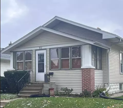 711 Marquette, South Milwaukee, WI 53172