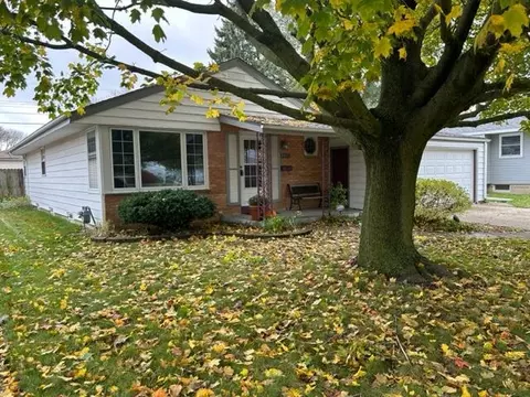 1107 Saxony, Racine, WI 53402