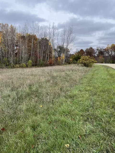 000 Grouse Ln, Kickapoo, WI 54652