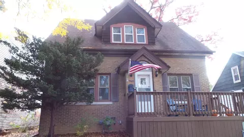175 W Crawford, Milwaukee, WI 53207