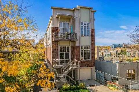 1653 N Jackson #101, Milwaukee, WI 53202