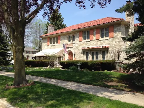 1200 E Glendale #1204, Shorewood, WI 53211