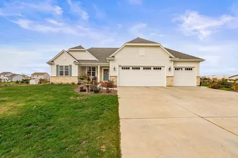 n7957 Forest Drive, Ixonia, WI 53036