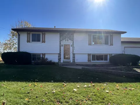 311 Porthamel, Wales, WI 53183
