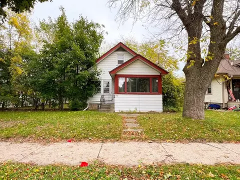 3924 S Lipton, Saint Francis, WI 53235