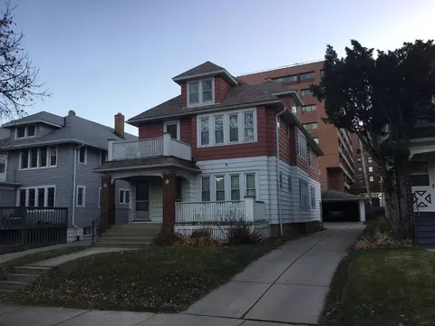 3328 N Cramer #3330, Milwaukee, WI 53211