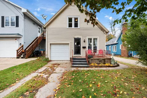 1012 St Clair, Manitowoc, WI 54220