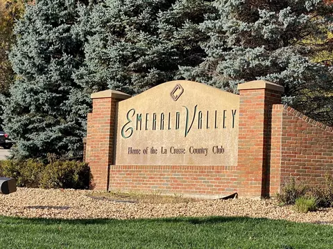 3391 Emerald Vly, Onalaska, WI 54650