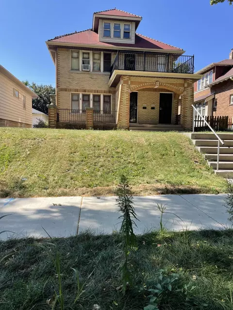 3463 N Humboldt #3465, Milwaukee, WI 53212