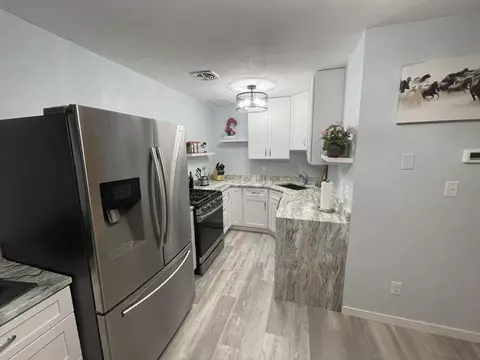 1531 W Edgerton #G, Milwaukee, WI 53221
