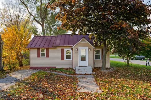 1831 Bainbridge, Campbell, WI 54603