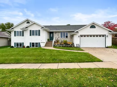 327 Grant, Elkhorn, WI 53121