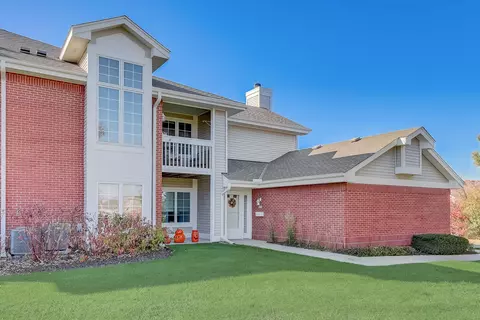 8993 Woodbridge, Greendale, WI 53129
