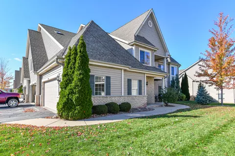 1353 Rose #44, Waukesha, WI 53186