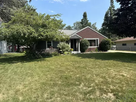 1020 W Glenn, Waukesha, WI 53188