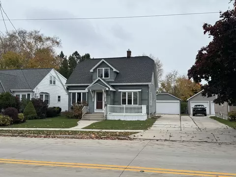 1129 N 18th, Manitowoc, WI 54220