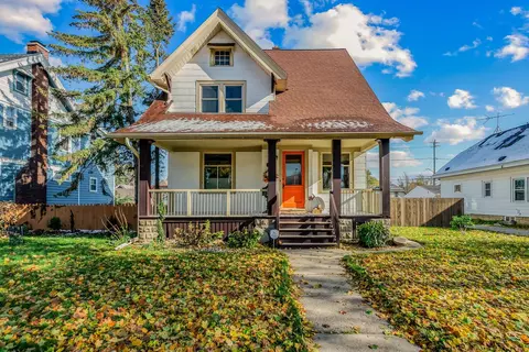 1522 S 58th, West Allis, WI 53214
