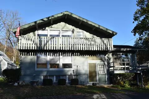 650 Cedar Pt, Williams Bay, WI 53191