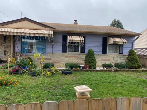2417 W Warnimont, Milwaukee, WI 53221