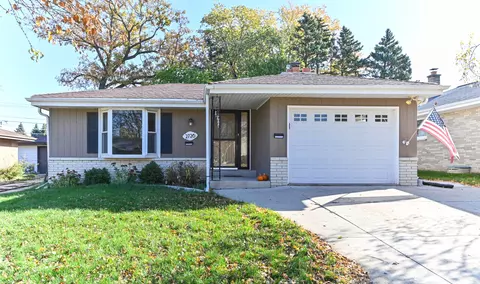 2726 S 110th, West Allis, WI 53227