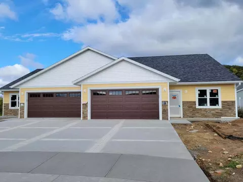 3827 Sunnyside, La Crosse, WI 54601