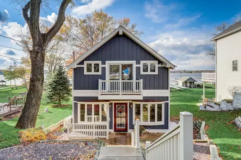 7036 Breezy Pt, Norway, WI 53185