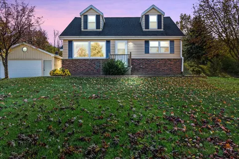 4037 Hubertus, Hubertus, WI 53033