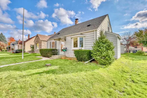 1417 Marshall, South Milwaukee, WI 53172