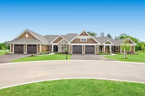 12451 N Woods, Mequon, WI 53092