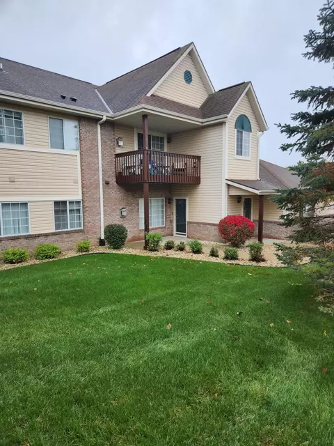 6915 Dale #25, Racine, WI 53402