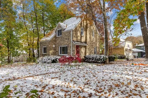 4156 N 97th, Wauwatosa, WI 53222