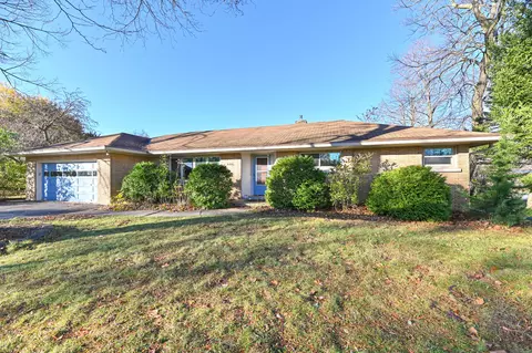 8485 N Fielding, Bayside, WI 53217
