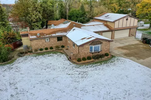 16100 W Top-o Hl, New Berlin, WI 53151