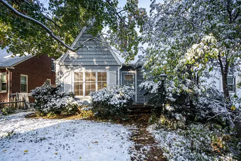 5231 N Bay Rdg, Whitefish Bay, WI 53217