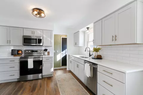 3356 S Honey Crk, Milwaukee, WI 53219