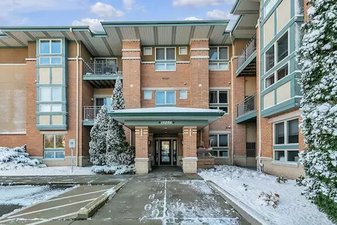 15295 W Library #114, New Berlin, WI 53151