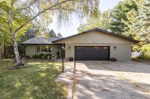 w346n5743 Lake, Oconomowoc, WI 53066