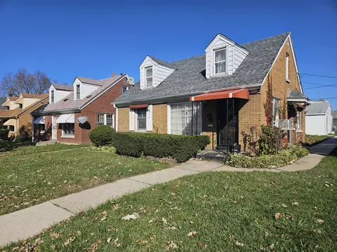 2426 W Atkinson, Milwaukee, WI 53209
