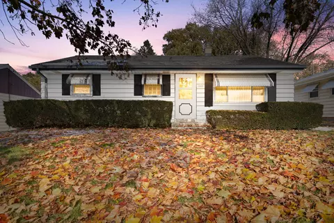 2420 W Alvina, Milwaukee, WI 53221