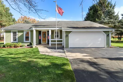 w5001 Paddock Drive, Sugar Creek, WI 53121