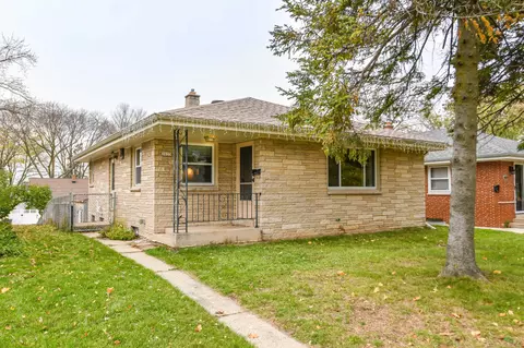 3035 S 94th, West Allis, WI 53227