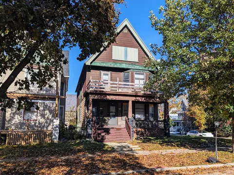 3402 W Juneau #3404, Milwaukee, WI 53208