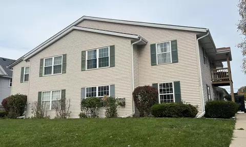 1212 Marquette #A, South Milwaukee, WI 53172