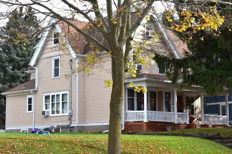 1536 12th, Grafton, WI 53024