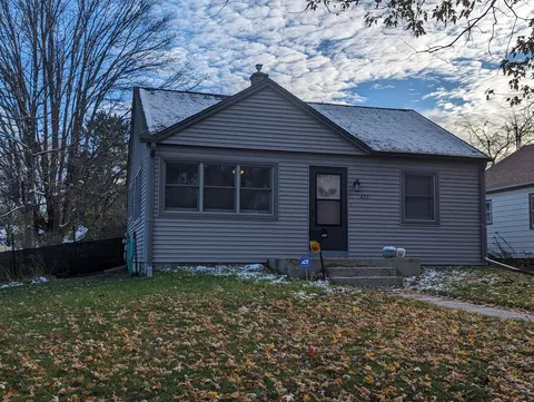 433 Maple, Hartford, WI 53027