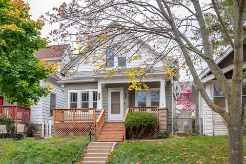 328 E Rosedale, Milwaukee, WI 53207