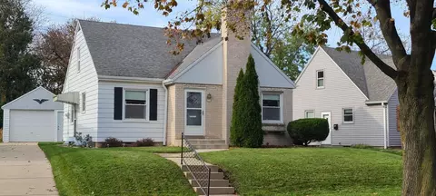 231 S Honey Crk, Milwaukee, WI 53214