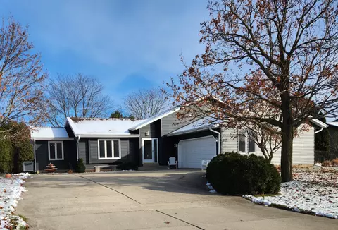 9246 S 44th, Franklin, WI 53132