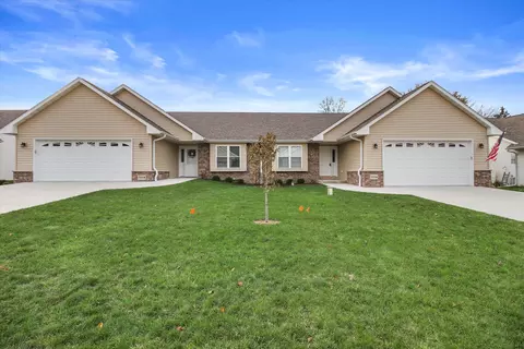 7326 Woodland, Burlington, WI 53105
