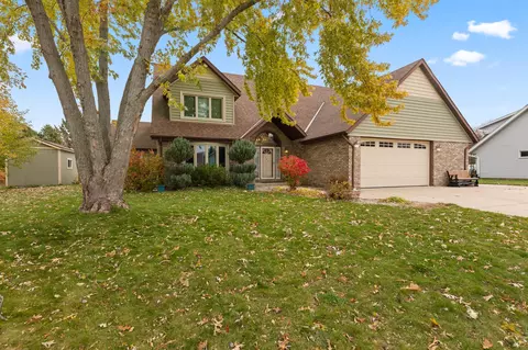 8212 S Park Vw, Oak Creek, WI 53154